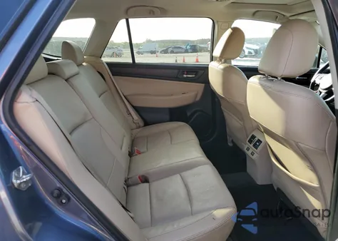 2015 Subaru Outback 3.6R Limited из США, поврежденный, VIN 4S4BSENC2F3353717